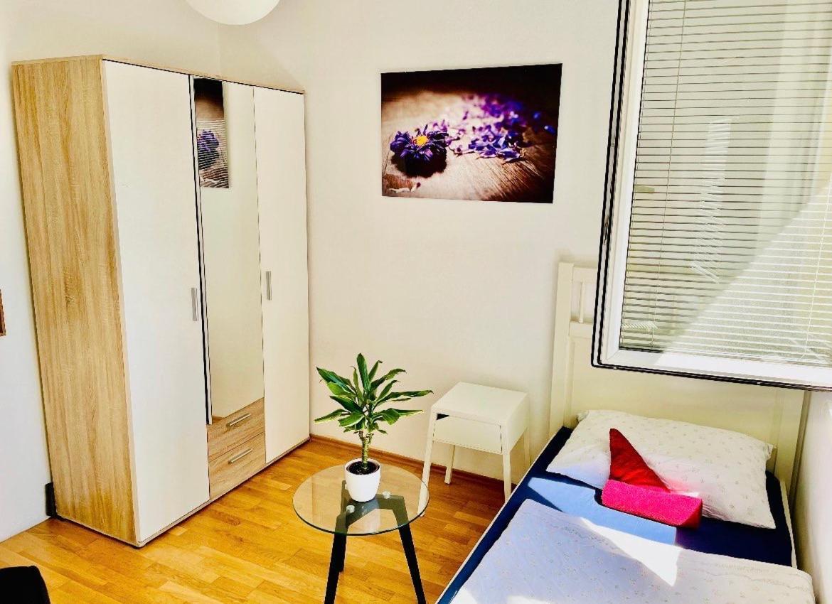 Das Zimmer Im Wiener Haus Exterior photo